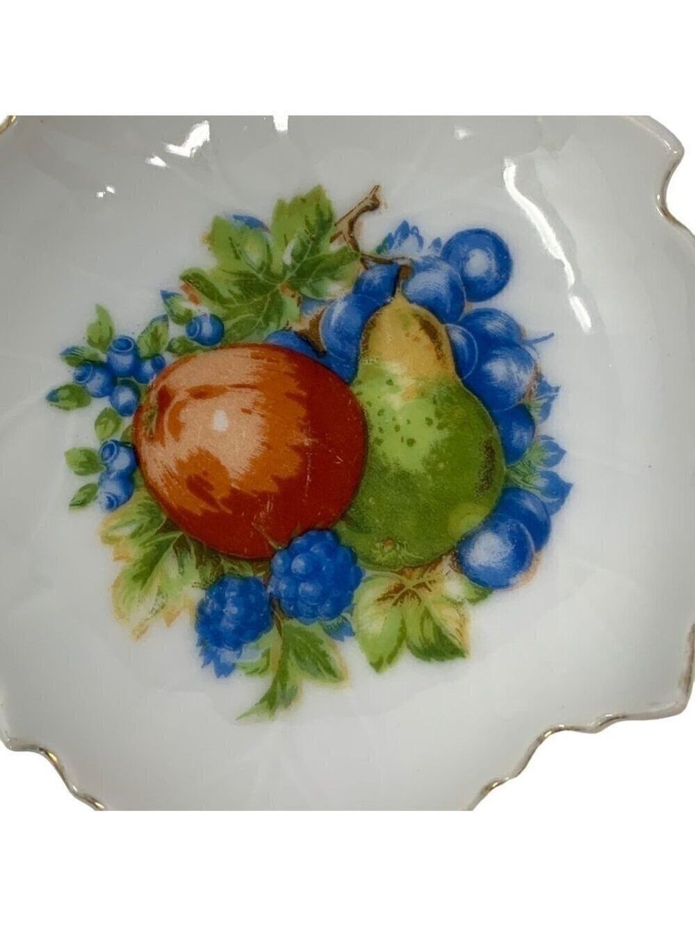 Vintage Gilded Gold Trinket Dish Plate Fruit Berries Leaf Shaped Collectible - Picture 3 of 10